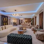 Rafailovici Lux