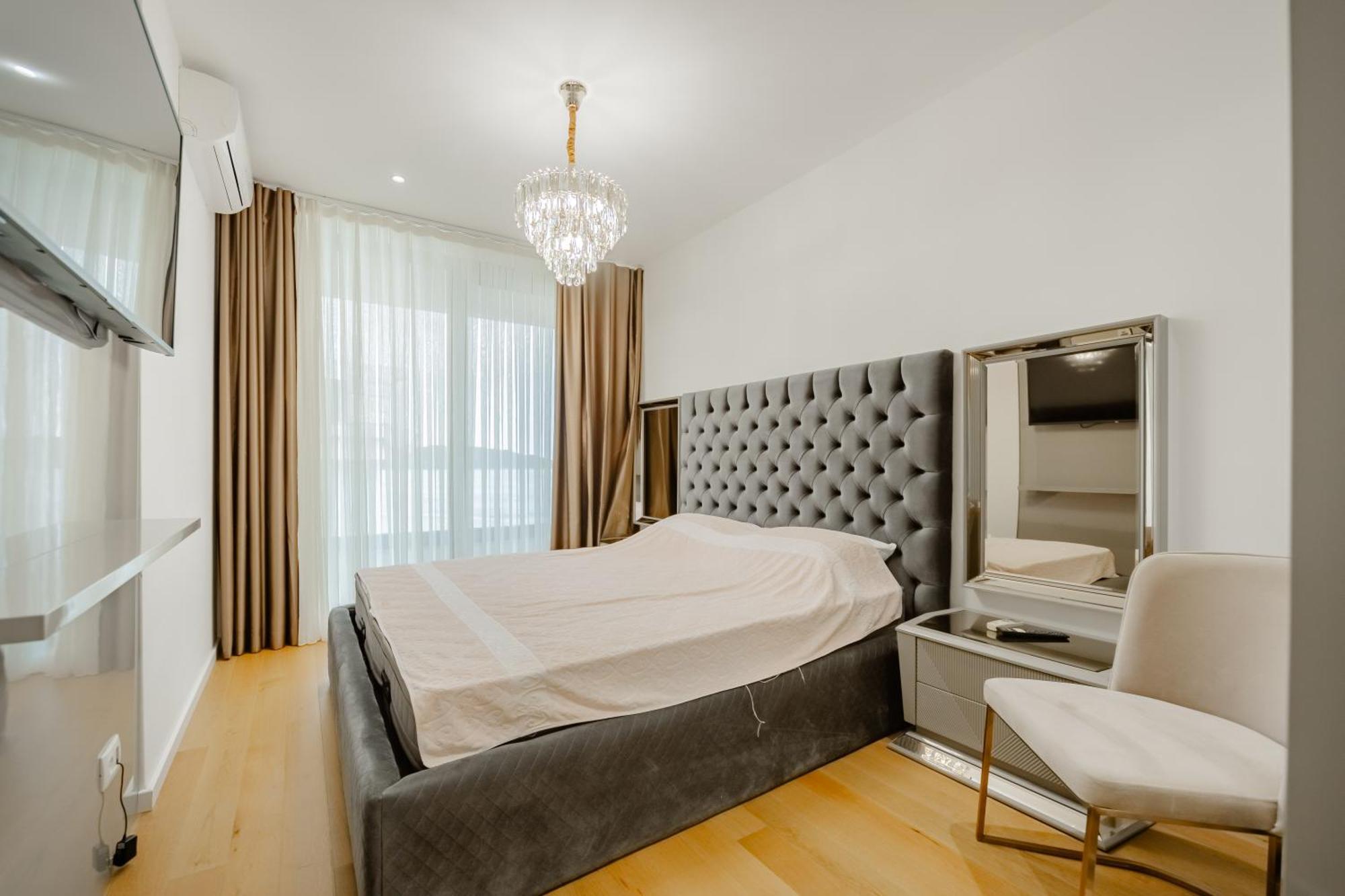 Rafailovici Lux