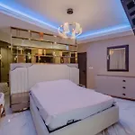 Rafailovici Lux